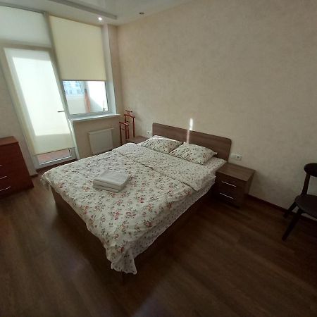 Smart Apartments Drahomanova 2А Kiev Buitenkant foto