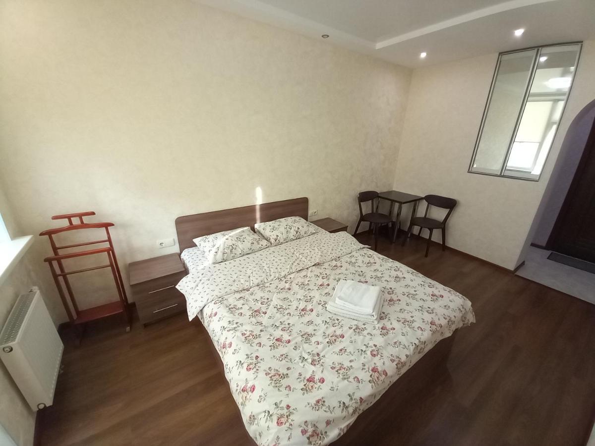 Smart Apartments Drahomanova 2А Kiev Buitenkant foto
