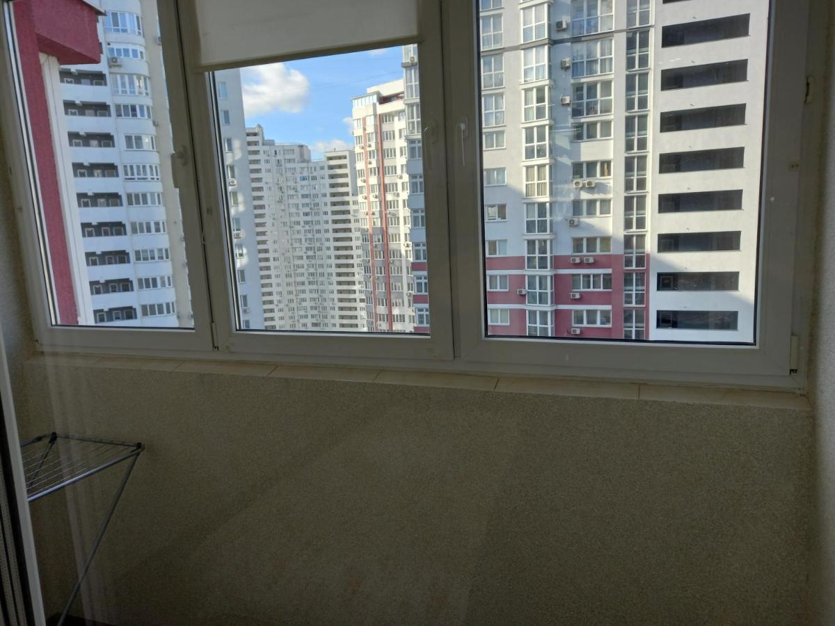 Smart Apartments Drahomanova 2А Kiev Buitenkant foto