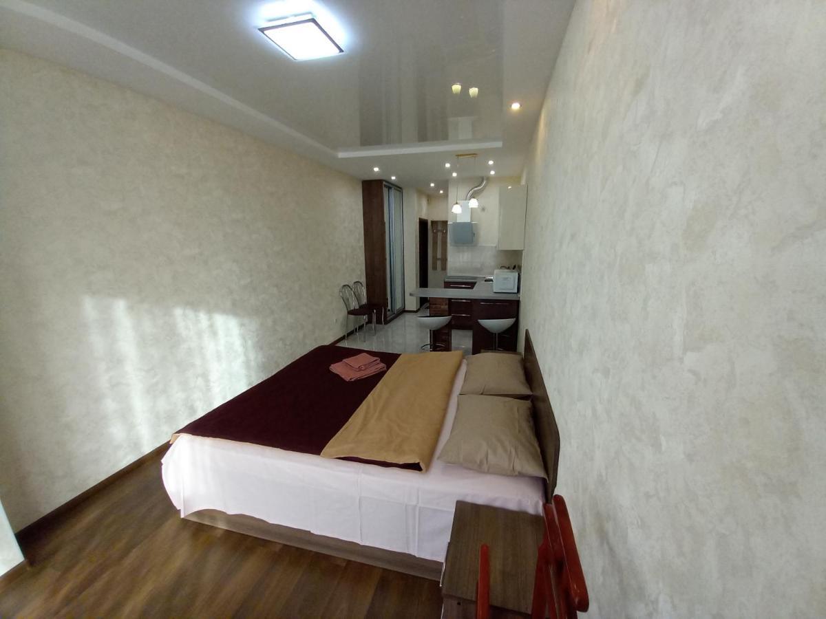 Smart Apartments Drahomanova 2А Kiev Buitenkant foto